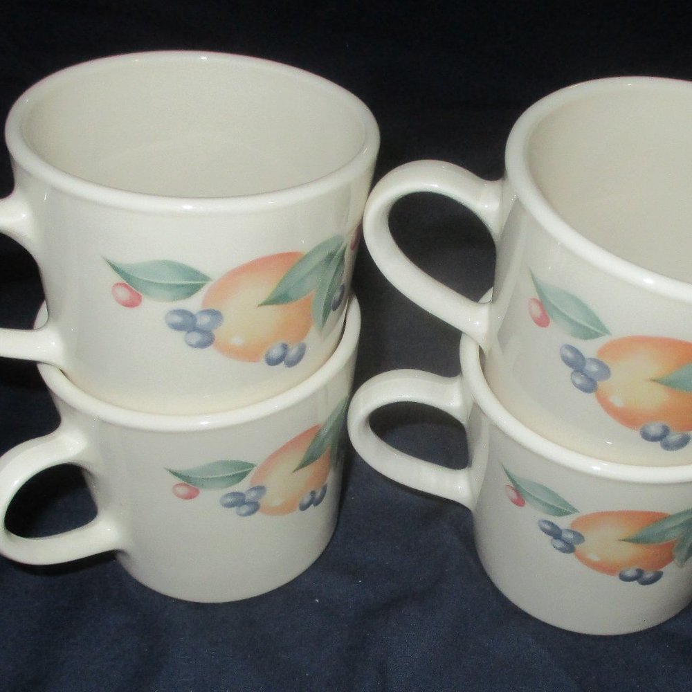 Set of 4 Vintage Corelle Corning Ware Fruit Abundance Coffee / Tea Cups / Mugs